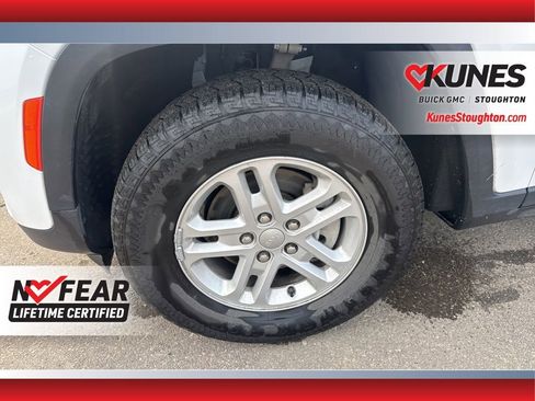 Used 2024 Jeep Grand Cherokee Laredo AWD/4WD image 16