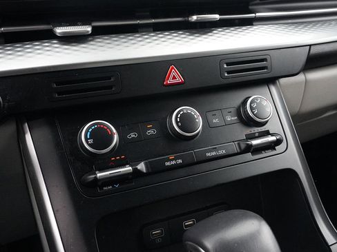 Used 2024 Kia Carnival LX FWD image 49