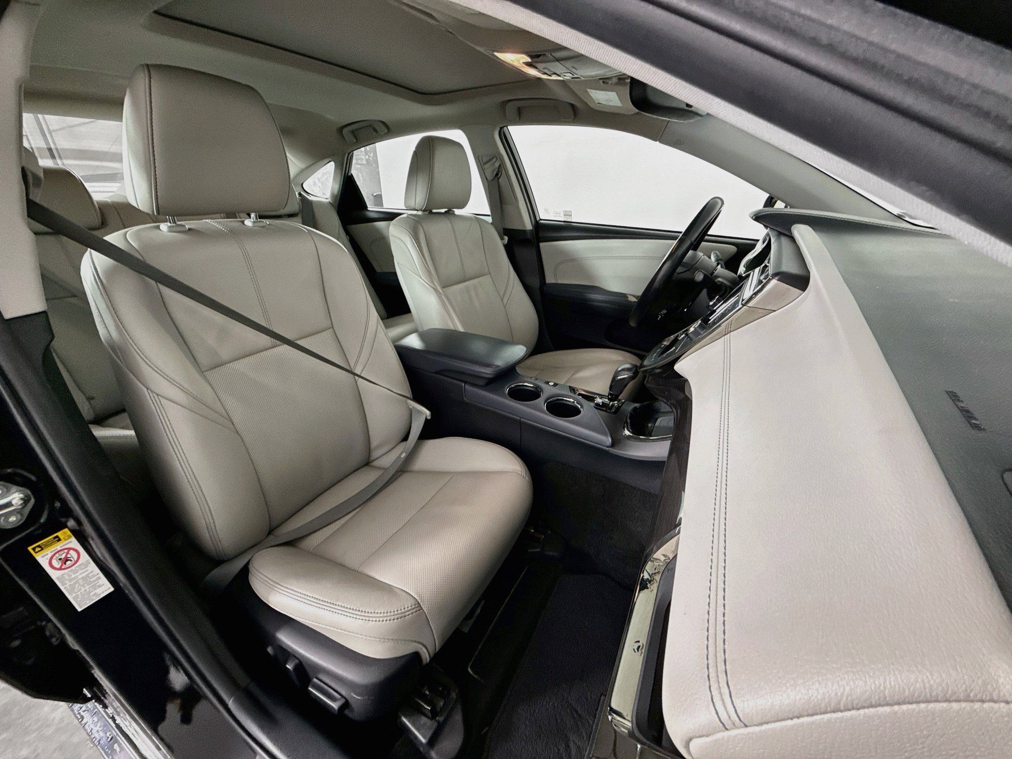 Used 2014 Toyota Avalon Limited w/ Technology Package FWD image 27