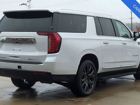 Used 2023 GMC Yukon XL SLT w/ SLT Premium Package image 7