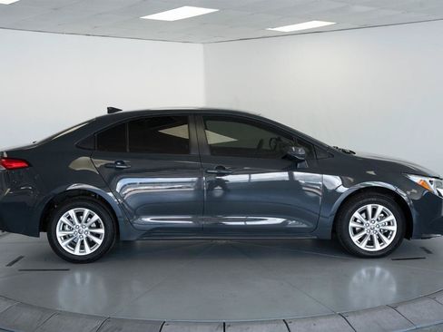 Used 2024 Toyota Corolla LE w/ LE Convenience Package FWD image 6
