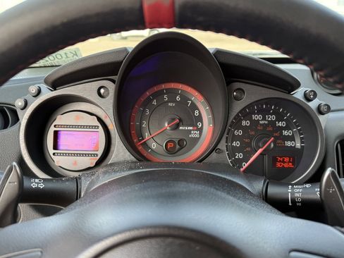Used 2017 Nissan 370Z NISMO image 31