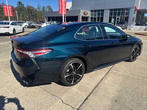 Used 2019 Toyota Camry XSE image 7