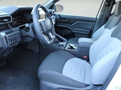 Used 2025 Toyota 4Runner TRD Off-Road image 8