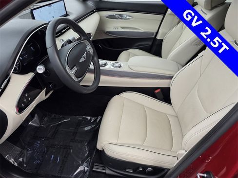 Used 2023 Genesis GV70 2.5T w/ Advanced Package image 9
