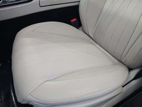 Used 2018 Mercedes-Benz E 300 image 33