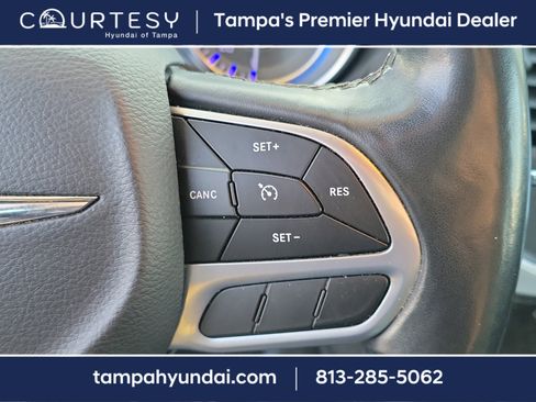 Used 2019 Chrysler 300 Limited image 24