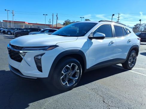 New 2026 Chevrolet Trax LT image 8