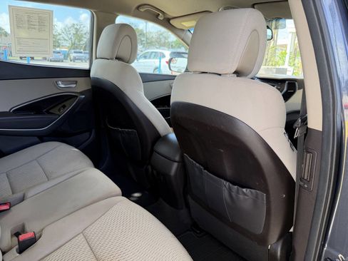Used 2017 Hyundai Santa Fe Sport image 13