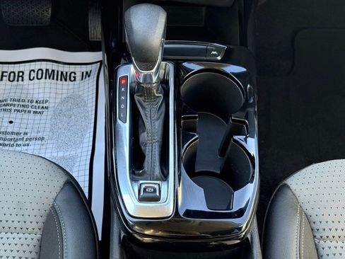 Used 2024 Chevrolet Trax LT w/ LT Convenience Package image 18