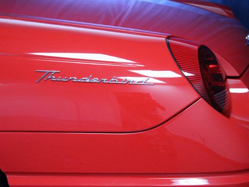 Used 2005 Ford Thunderbird RWD image 9