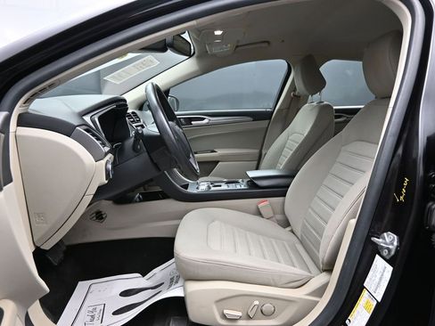 Used 2020 Ford Fusion SE FWD image 9