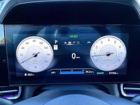 Used 2024 Hyundai Elantra SEL image 13