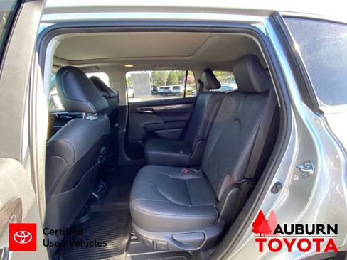 Certified 2020 Toyota Highlander Platinum AWD/4WD image 29
