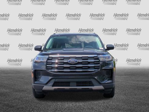 Used 2025 Ford Explorer Active RWD image 3
