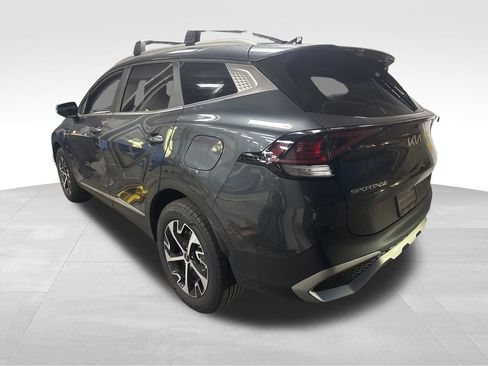 Used 2025 Kia Sportage EX image 4