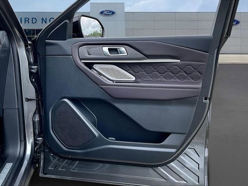 New 2026 Ford Explorer Platinum image 32