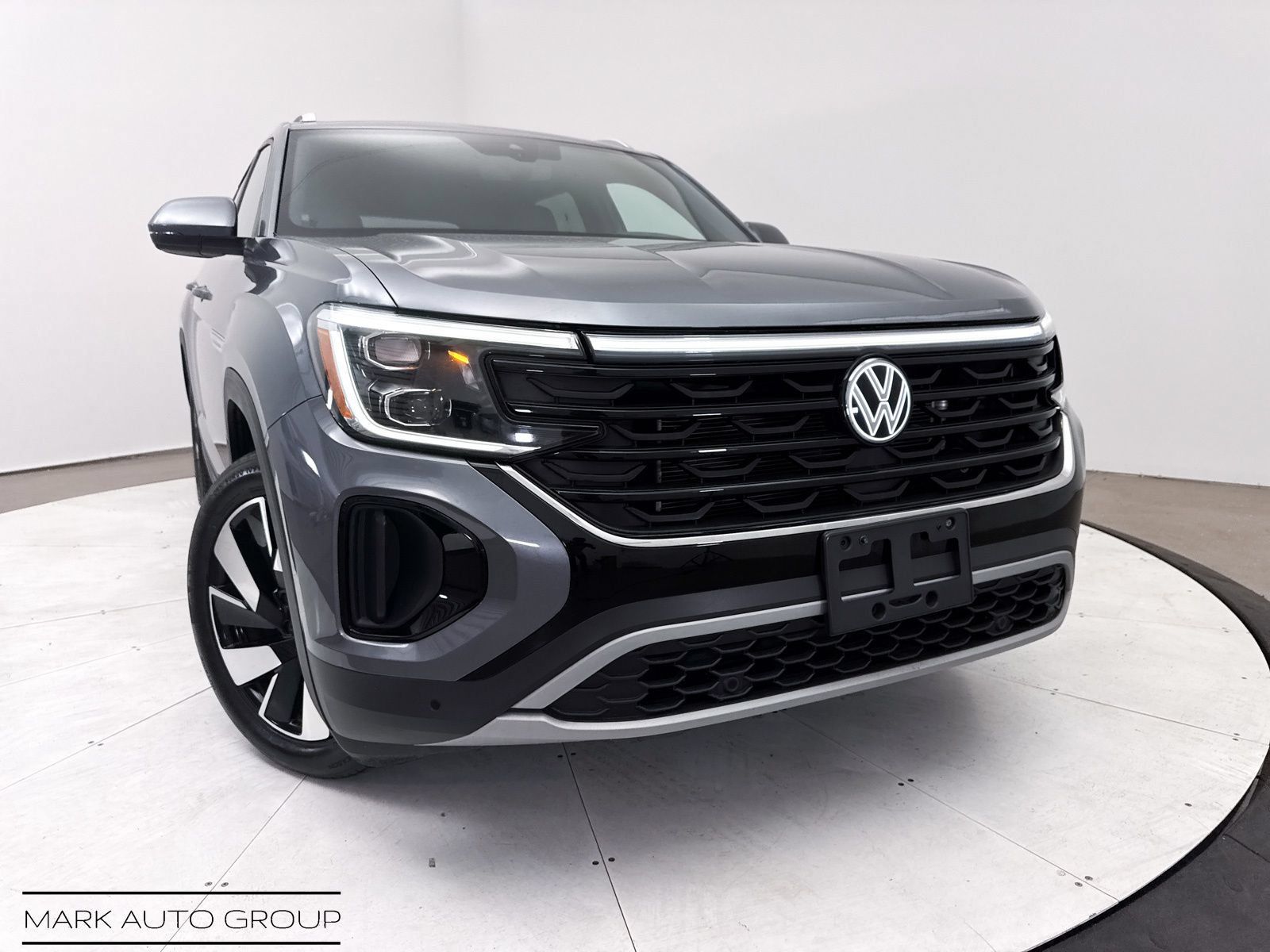 Used 2024 Volkswagen Atlas Cross Sport SE AWD/4WD image 6