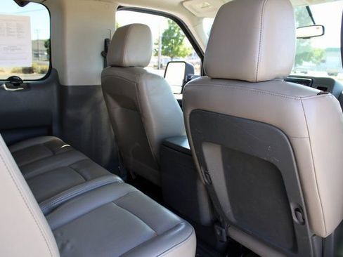 Used 2016 Nissan NV 3500 SL RWD image 17