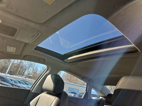 Used 2025 Honda Accord EX-L image 17