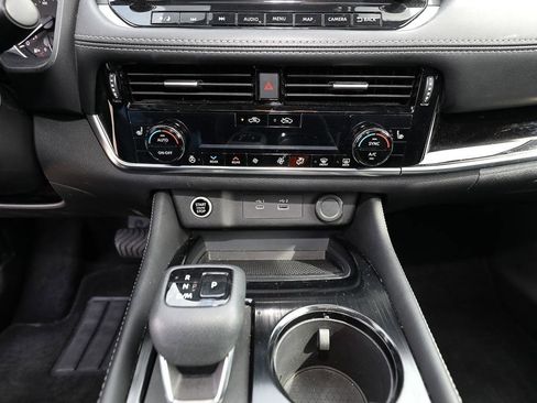 Used 2023 Nissan Rogue SL w/ SL Premium Package image 20