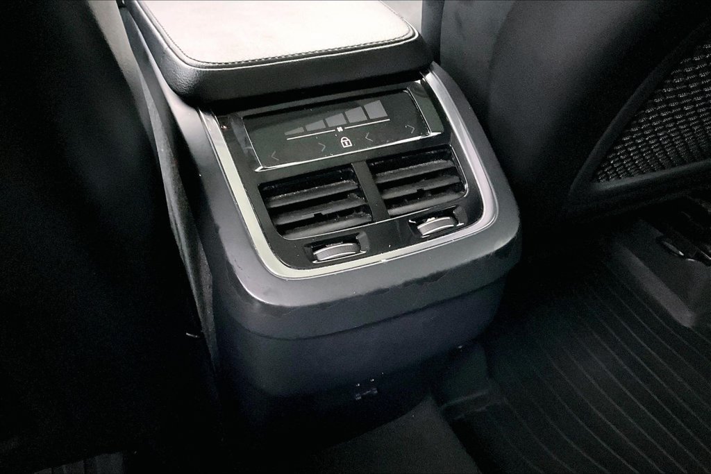 Used 2021 Volvo XC90 T5 Momentum w/ Climate Package FWD image 28