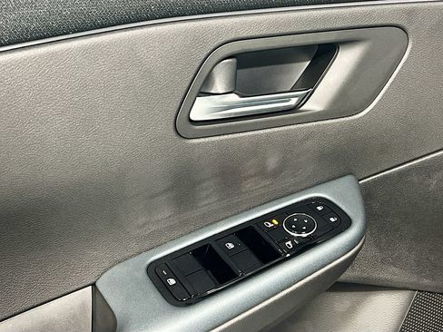 New 2026 Nissan Leaf SV+ w/ Illuminated Package FWD image 18