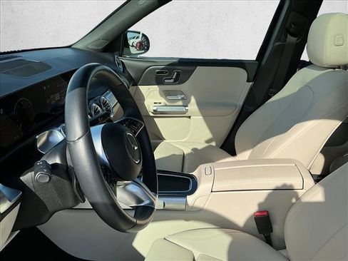 Certified 2025 Mercedes-Benz GLB 250 4MATIC image 11