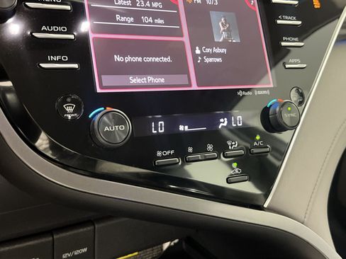 Used 2018 Toyota Camry XLE w/ Audio Package FWD image 22