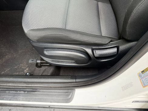 Used 2025 Kia Soul LX w/ LX Technology Package image 22