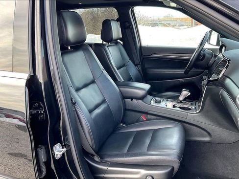 Used 2022 Jeep Grand Cherokee Limited image 7