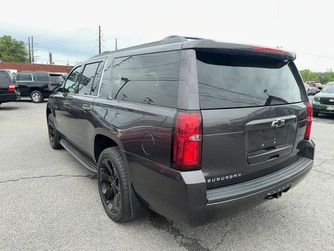 Used 2018 Chevrolet Suburban LT AWD/4WD image 3