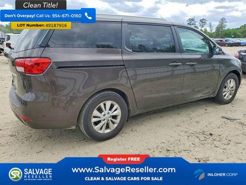 Used 2016 Kia Sedona LX w/ LX Convenience Package image 4