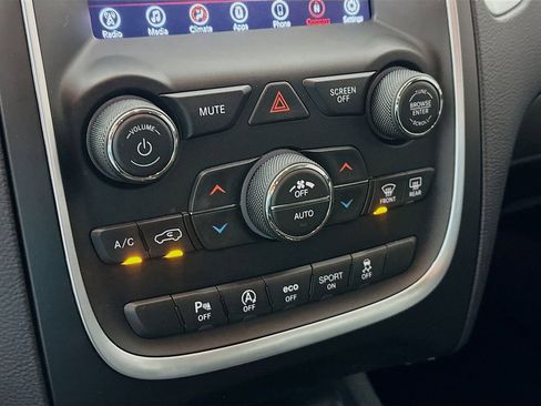 Used 2020 Dodge Durango SXT image 15