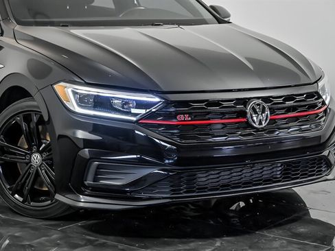 Used 2019 Volkswagen Jetta GLI FWD image 2