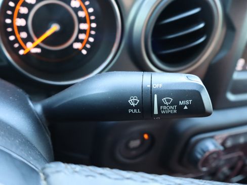 Used 2018 Jeep Wrangler Unlimited Sport S AWD/4WD image 25