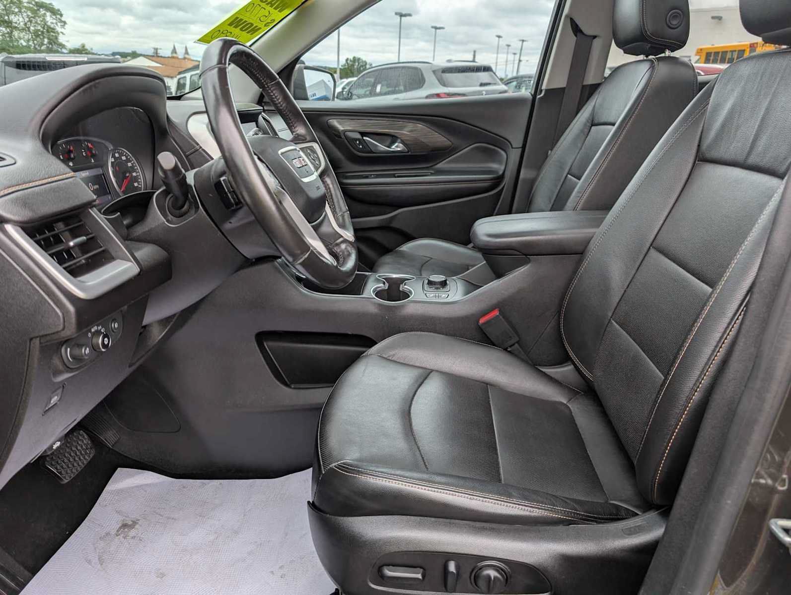 Used 2019 GMC Terrain SLT w/ Preferred Package AWD/4WD image 4