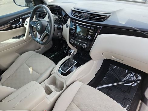 Used 2018 Nissan Rogue Sport SV FWD image 27