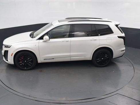 Used 2022 Cadillac XT6 Sport w/ Platinum Package image 40