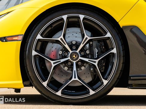 Used 2024 Lamborghini Revuelto AWD/4WD image 8