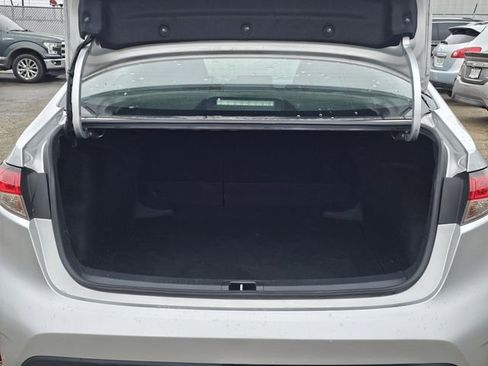 Used 2021 Toyota Corolla LE image 25