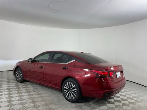Used 2025 Nissan Altima 2.5 SV FWD image 7
