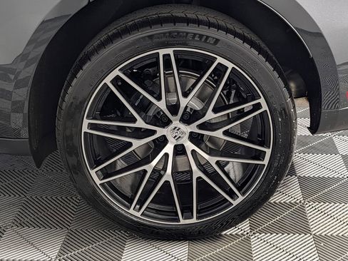 New 2026 Porsche Macan image 12