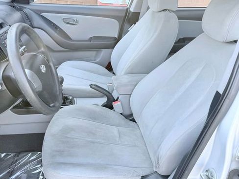 Used 2010 Hyundai Elantra w/ Comfort Pkg 2 FWD image 9