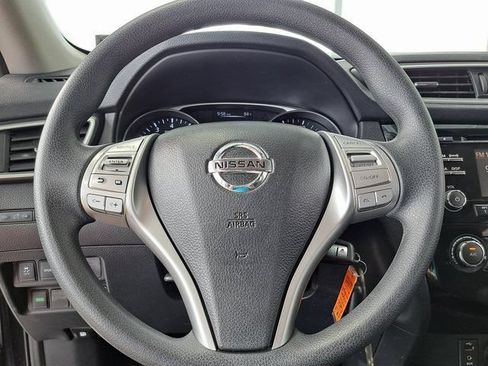 Used 2016 Nissan Rogue S w/ Appearance Package FWD image 10