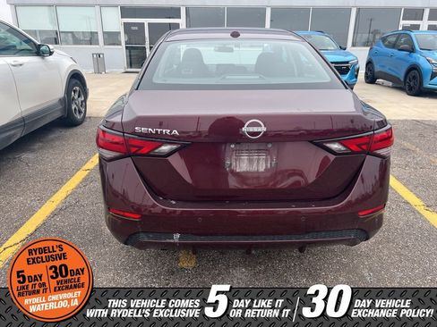 Used 2025 Nissan Sentra SV image 3