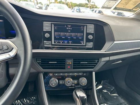 Used 2023 Volkswagen Jetta SE w/ Black Wheel Package FWD image 32