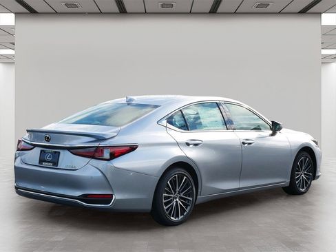 New 2025 Lexus ES 300h w/ Premium Package image 5