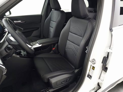 Used 2025 BMW X1 xDrive28i w/ Convenience Package image 12