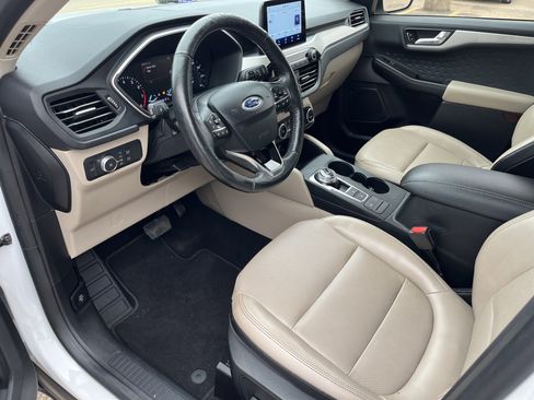 Used 2020 Ford Escape SEL image 8